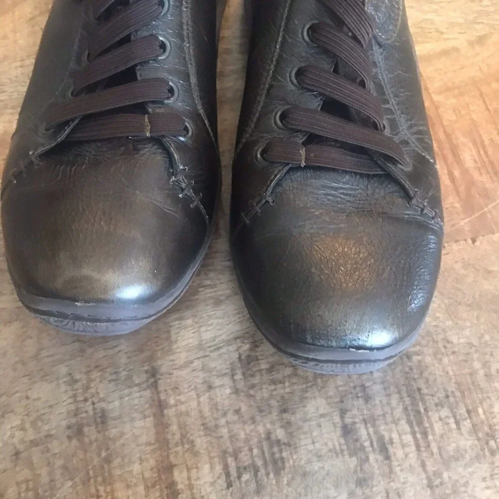Boc Born Slip On Brown Sneakers Womens Size 8. Tennis Shoes Women Leather Bronze